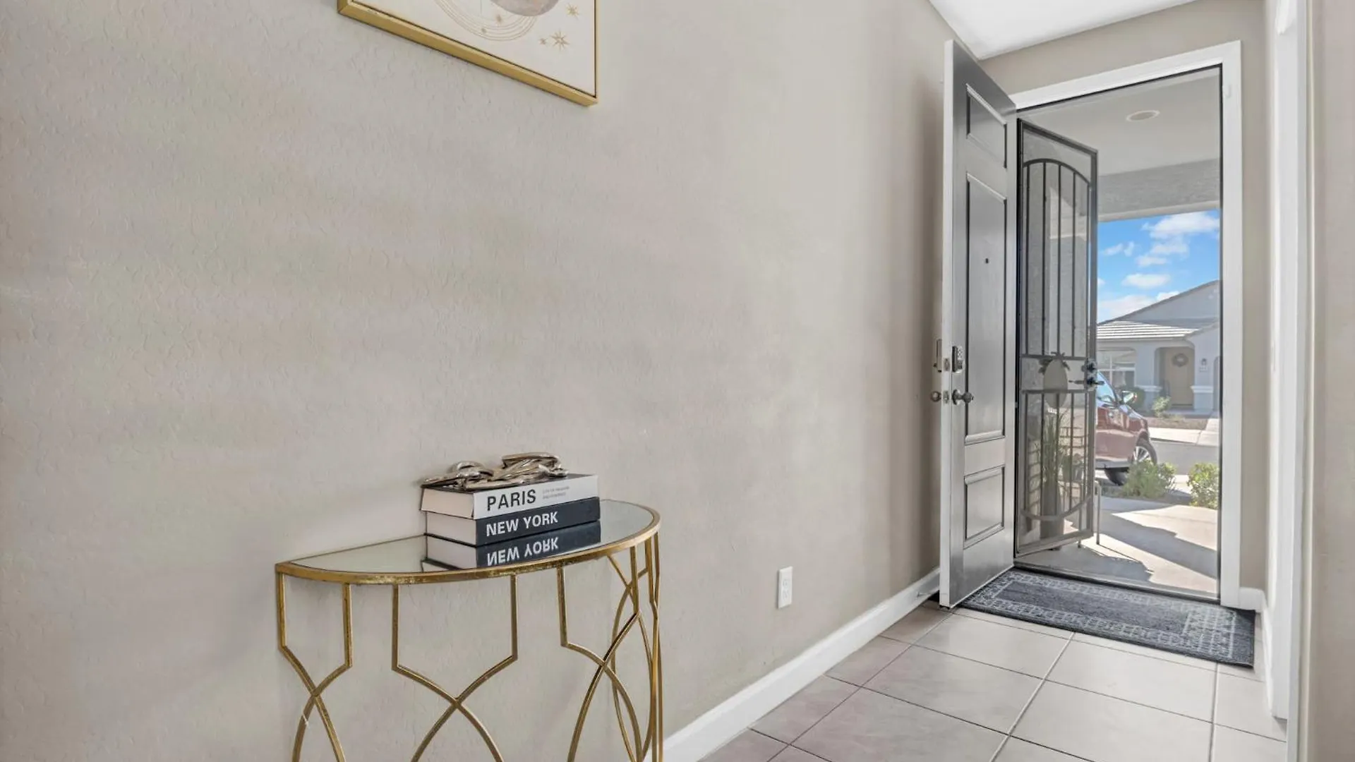 Nyaraló New Spacious 4-Bedroom House In Charming Phoenix With Wifi, Ac
