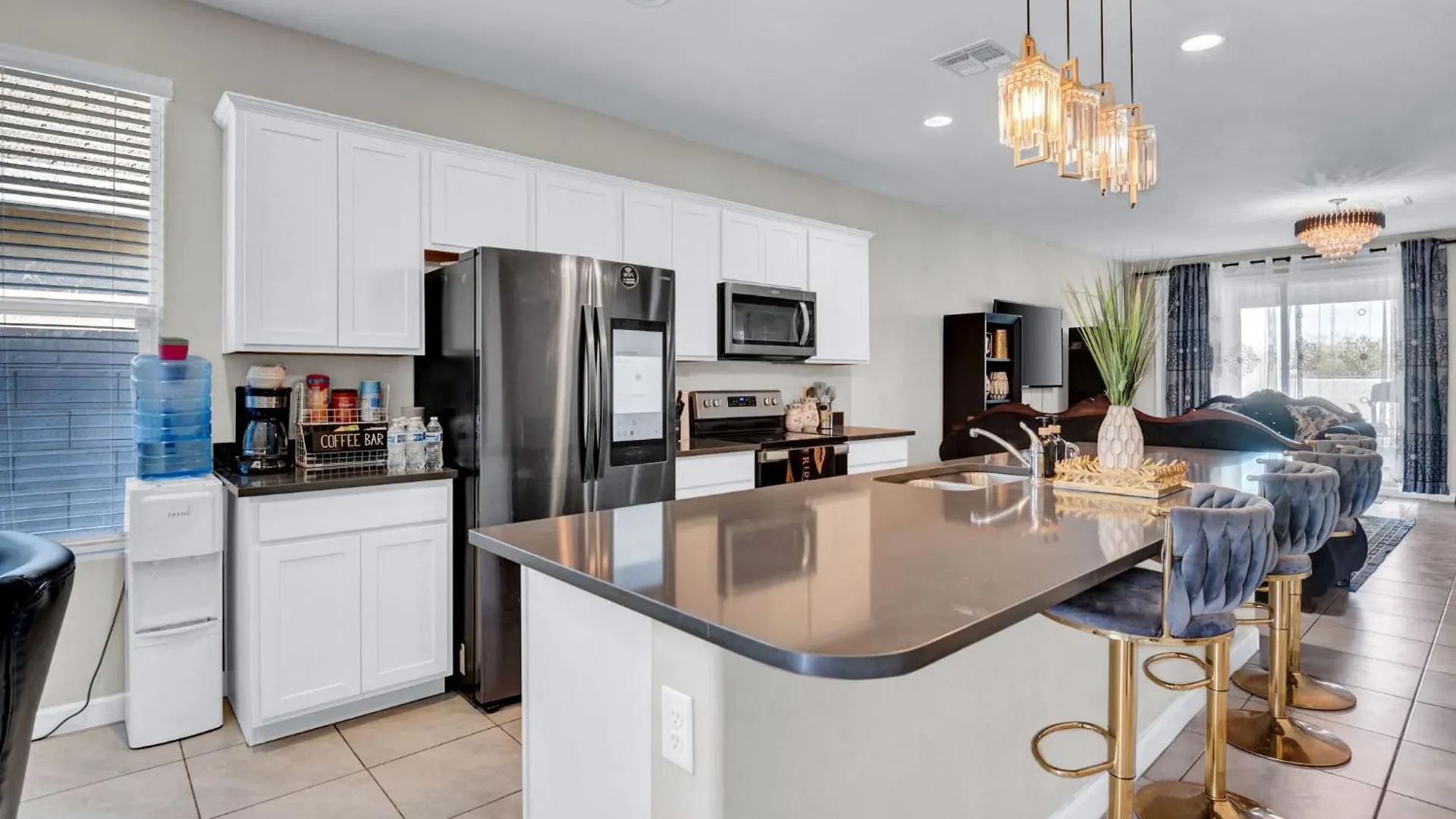 New Spacious 4-Bedroom House In Charming Phoenix With Wifi, Ac Nyaraló